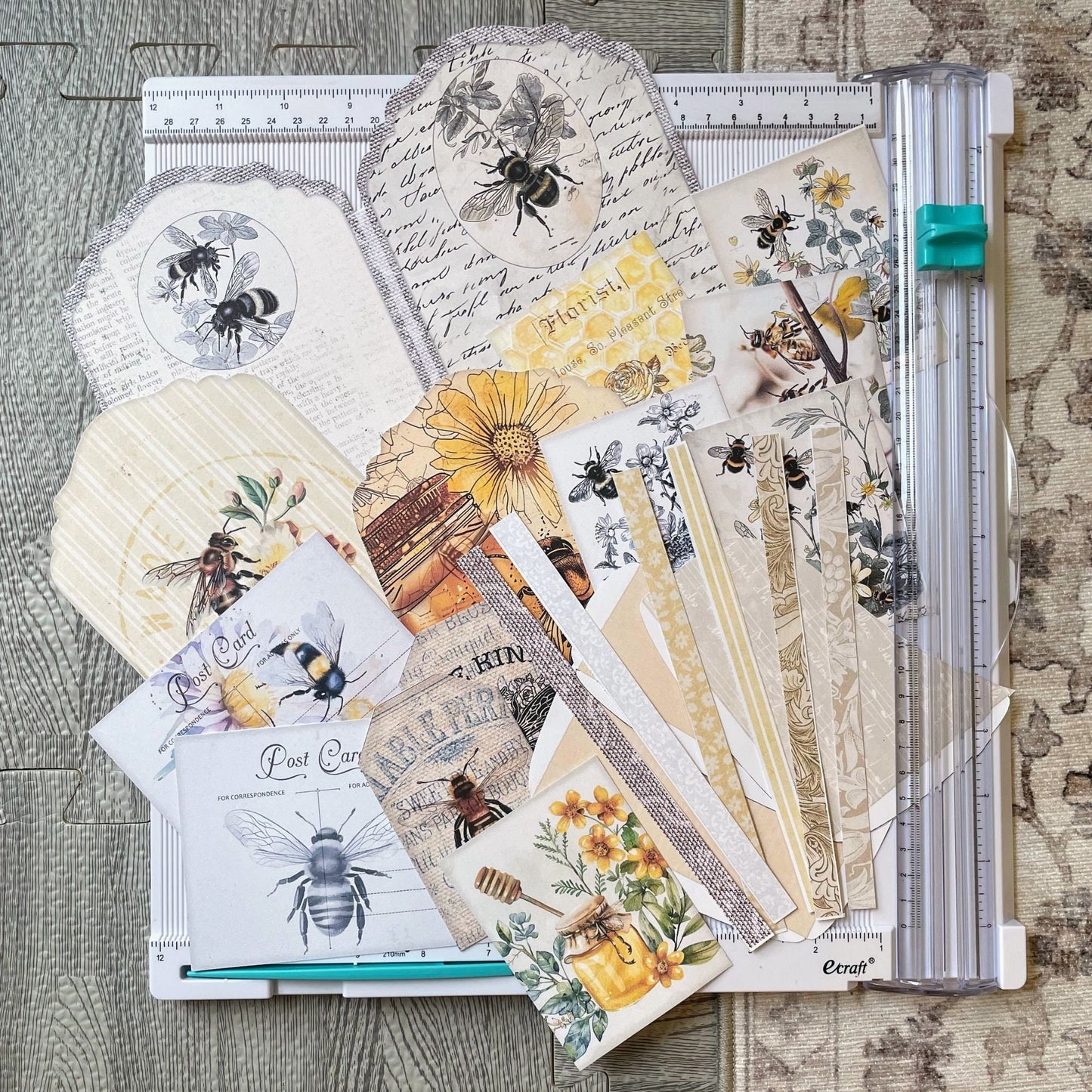 Vintage Bee Junk Journal Folio Kit